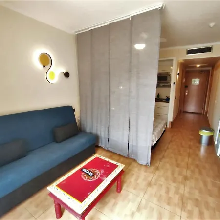 Apartamento 24h Equipado Con Bonita Decoracion דירה *